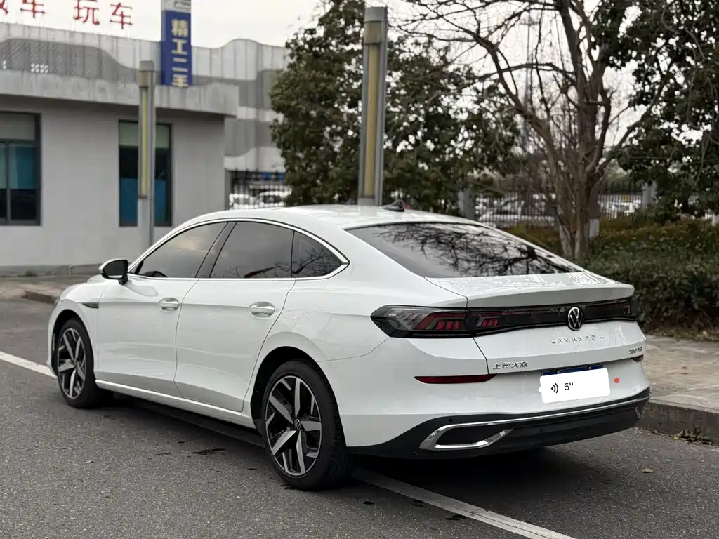Lamando Lamando L 280 TSI DSG Spicy Cool