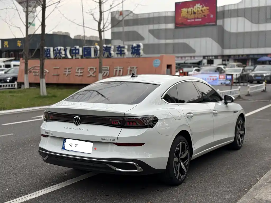 Lamando Lamando L 280 TSI DSG Spicy Cool