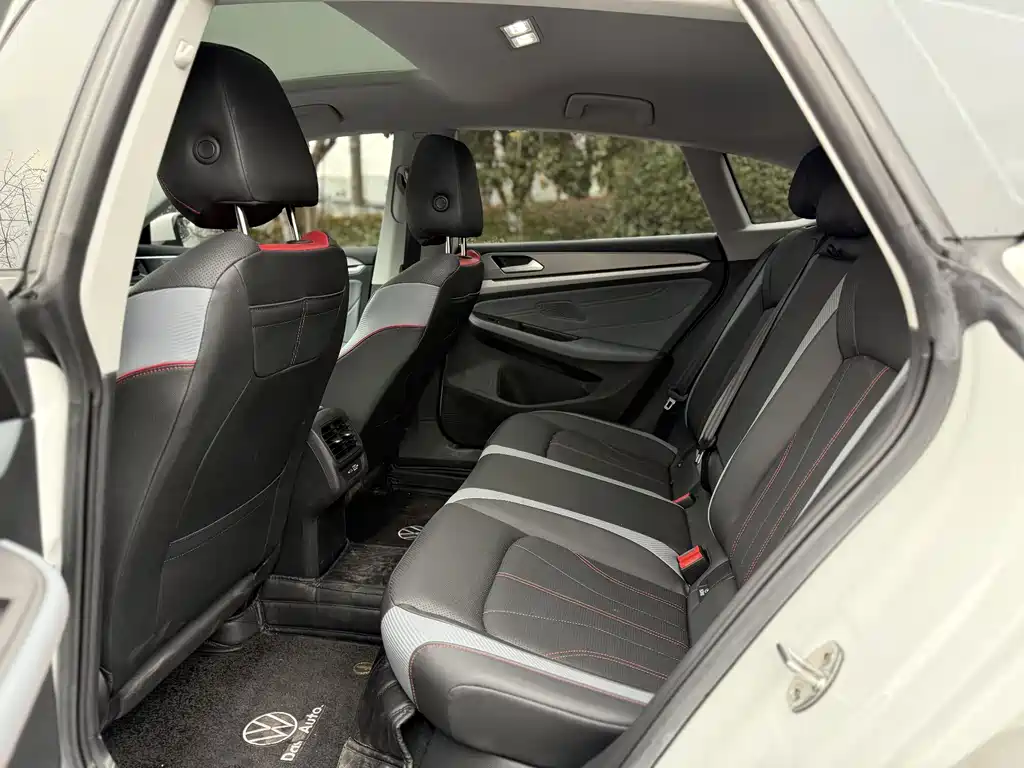 Lamando Lamando L 280 TSI DSG Spicy Cool
