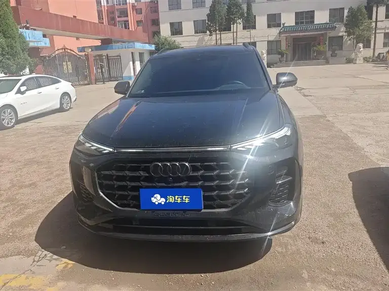 Audi Q6 45 TFSI quattro Black Warrior 6-seat