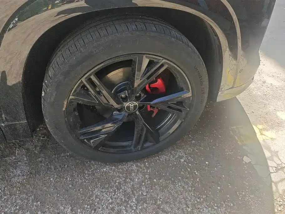 Audi Q6 45 TFSI quattro Black Warrior 6-seat