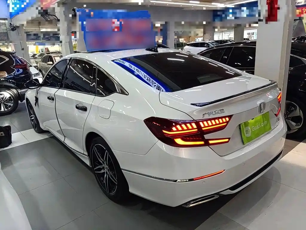 Accord 260 TURBO Phantom Night · Distinguished