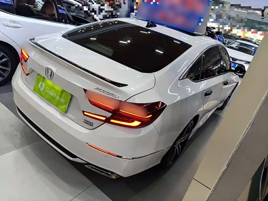 Accord 260 TURBO Phantom Night · Distinguished