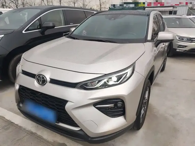 Toyota Wildlander 2.0 L CVT 2 WD Luxury PLUS