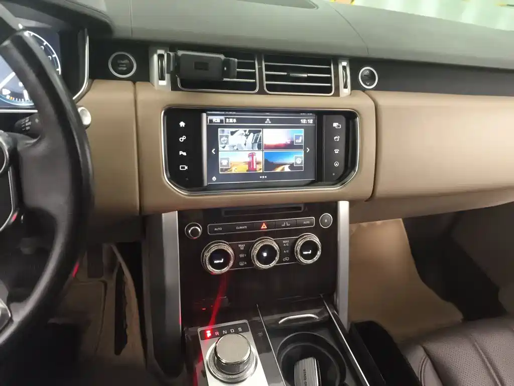 Range Rover 3.0 SC V6 Vogue