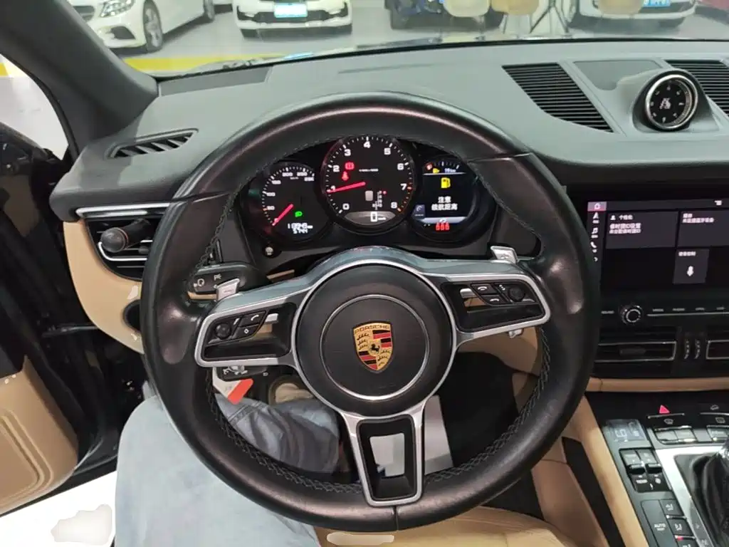 Macan Macan 2.0 T