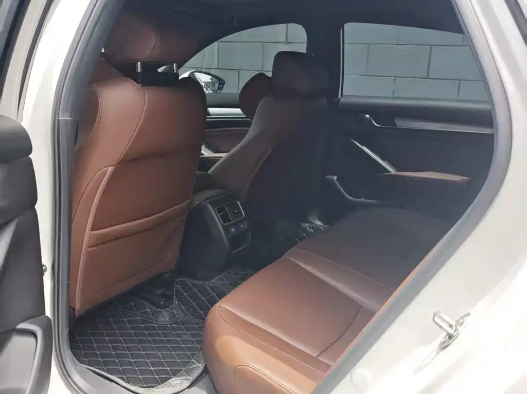 Inspire Sharp· Hybrid 2.0 L Clean Elegant