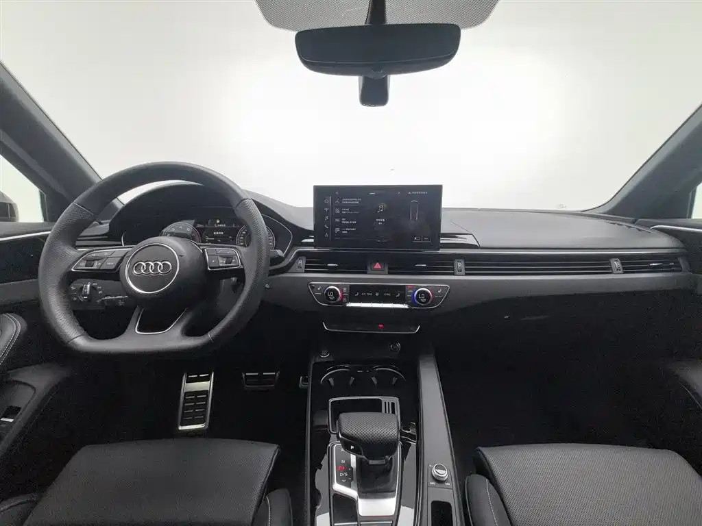 Audi A4 L 40 TFSI Luxury Dynamic