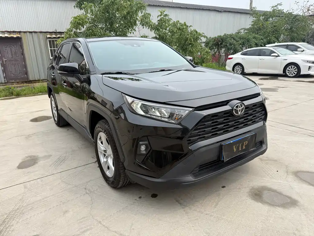 RAV4 2.0 L CVT 2 WD Urban