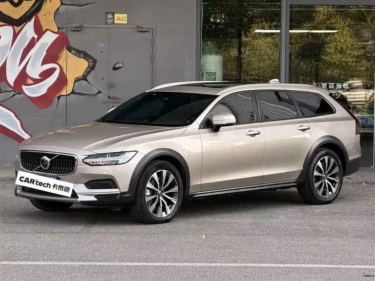 Volvo V90 Cross Country B5 AWD Smart Vision
