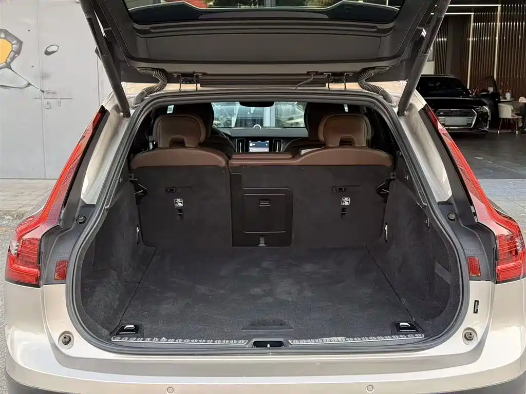 Volvo V90 Cross Country B5 AWD Smart Vision