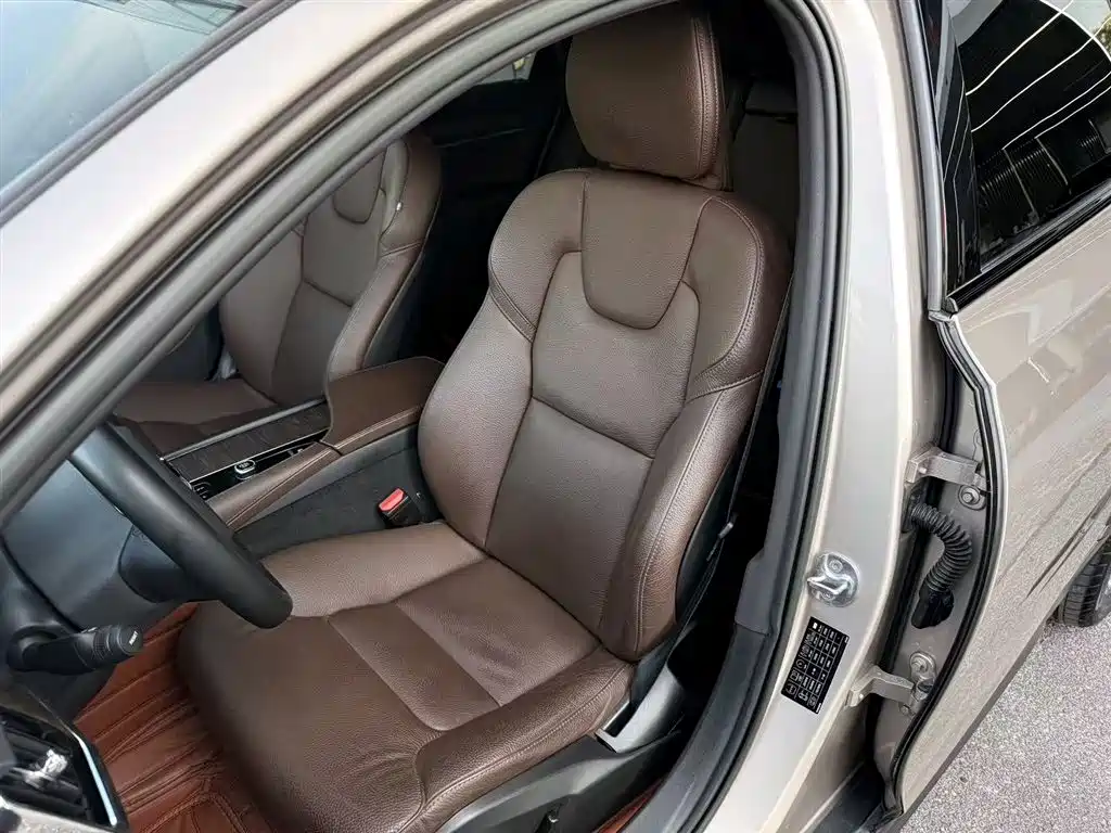 Volvo V90 Cross Country B5 AWD Smart Vision