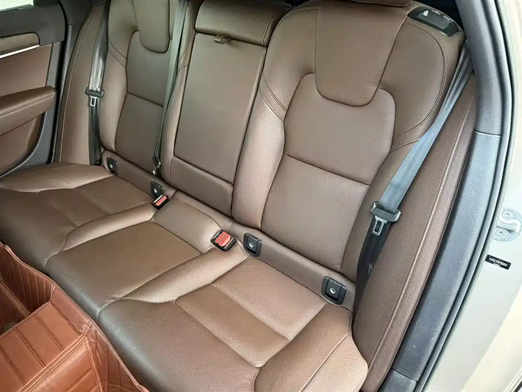 Volvo V90 Cross Country B5 AWD Smart Vision