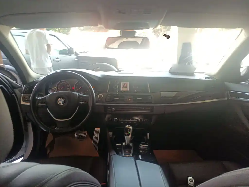 BMW 5 Series 525 Li Luxury Design Package