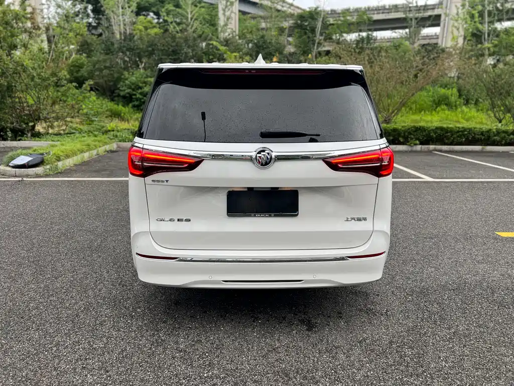 Buick GL8 ES LaCrosse 653 T Smart Luxury