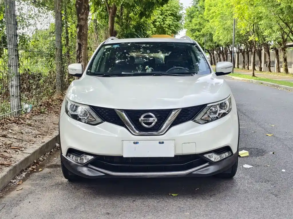 Qashqai 2.0 L CVT Elite CN-V