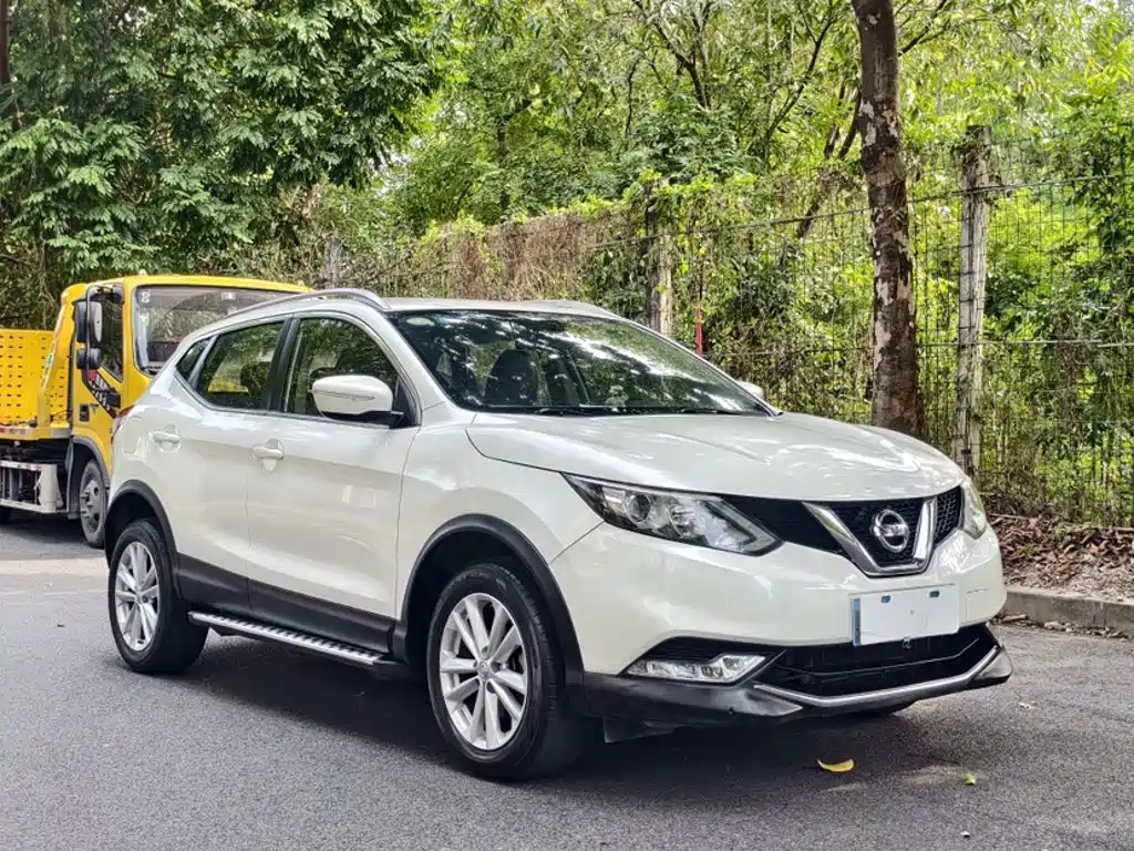Qashqai 2.0 L CVT Elite CN-V