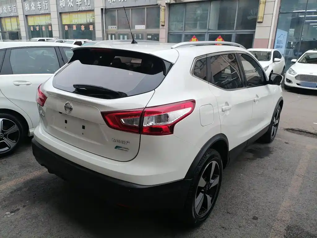 Qashqai 2.0 L CVT Luxury
