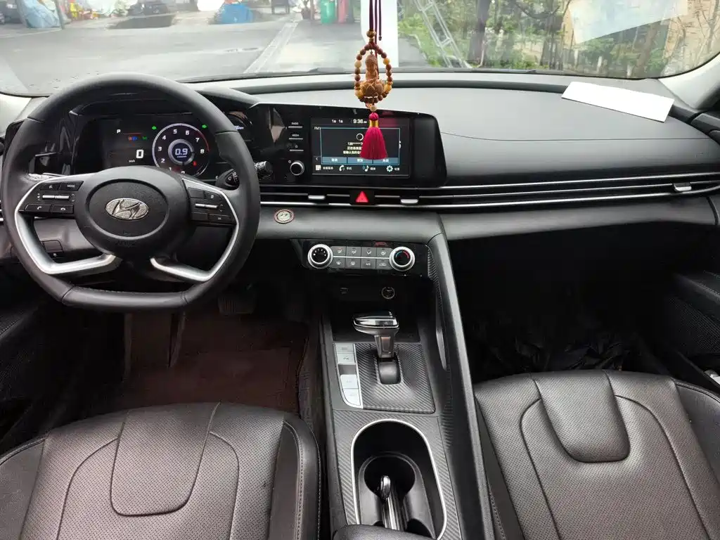 Elantra 1.5 L CVT GLX Elite
