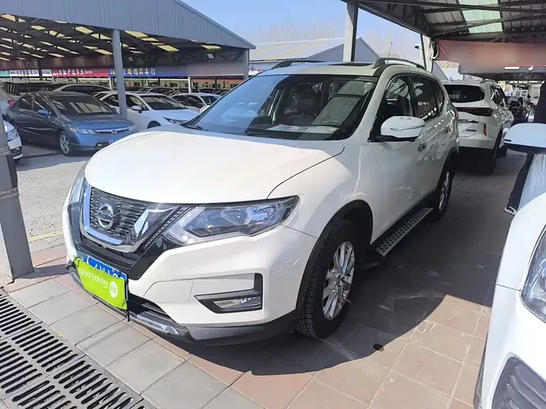 Nissan X-Trail 2.0 L CVT Connected Comfort 2 WD