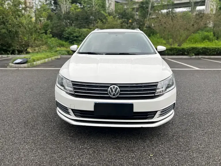 Volkswagen Gran Lavida 1.6 L Auto Style