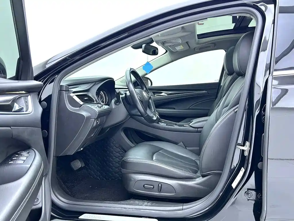 LaCrosse 652 T Luxury
