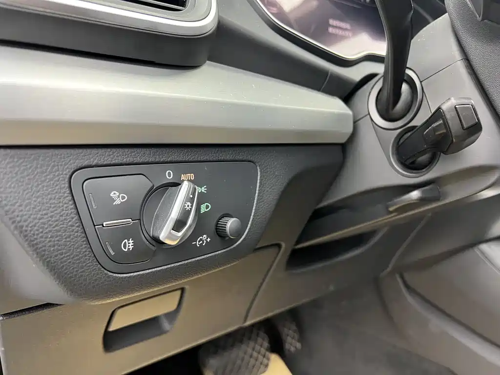 Audi Q5 L 40 TFSI Honor Enjoyment Fashion CN-V
