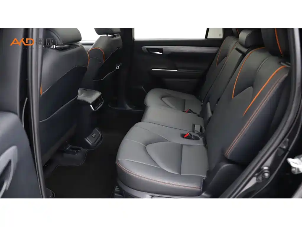 Crown Kluger 皇冠陆放 2026款 2.0 T 四驱劲耀版