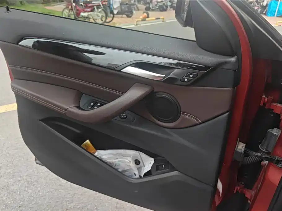BMW X2 sDrive25 i Leading M Sport Package