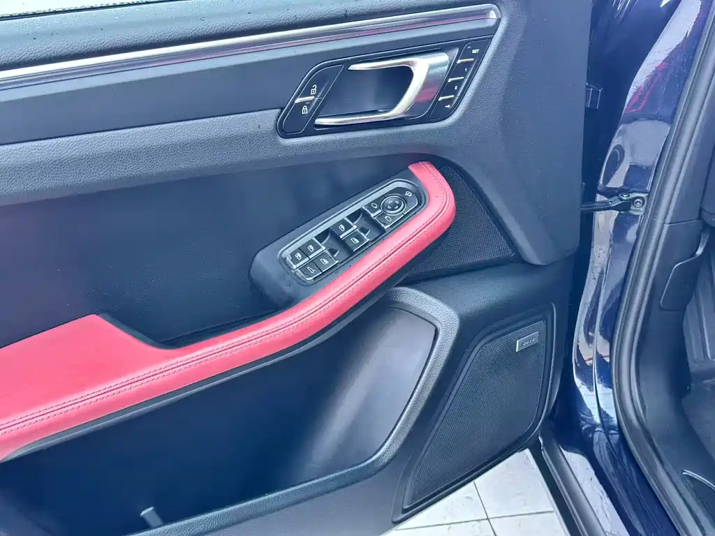 Macan Macan 2.0 T