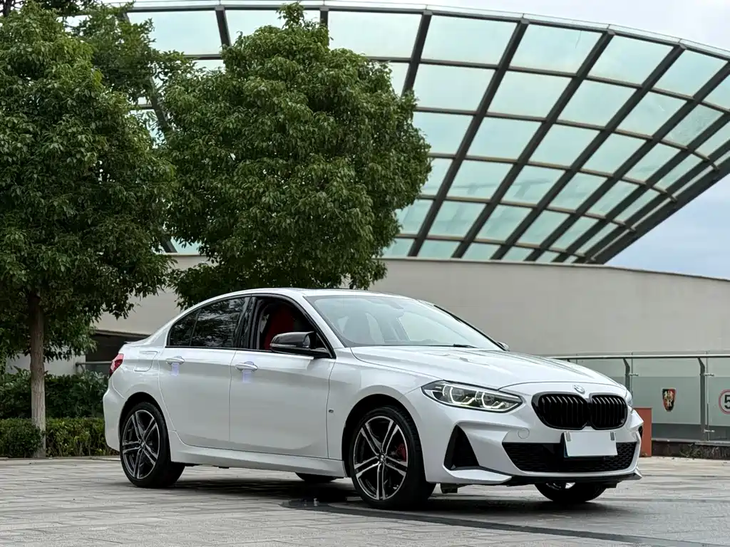 BMW 1 Series Facelift 125 i M Sport Night