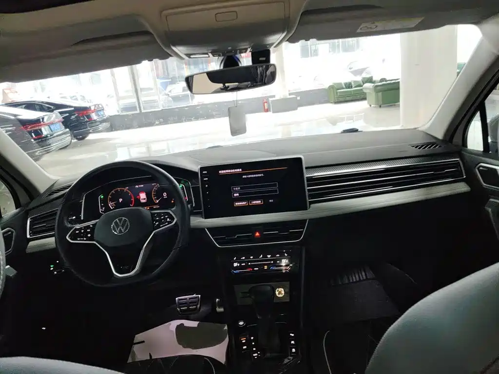 Tiguan L 330 TSI Auto 2 WD R-Line Premium