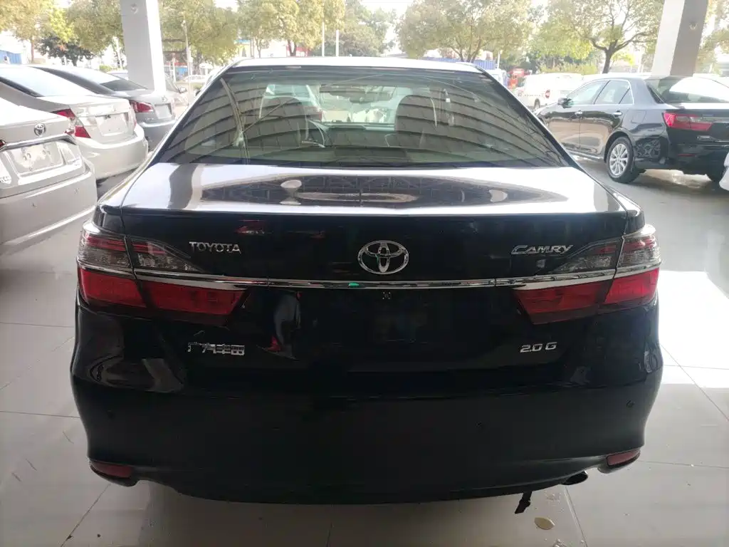 Camry 2.0 G 10 th Anniversary Commemorative Leading
