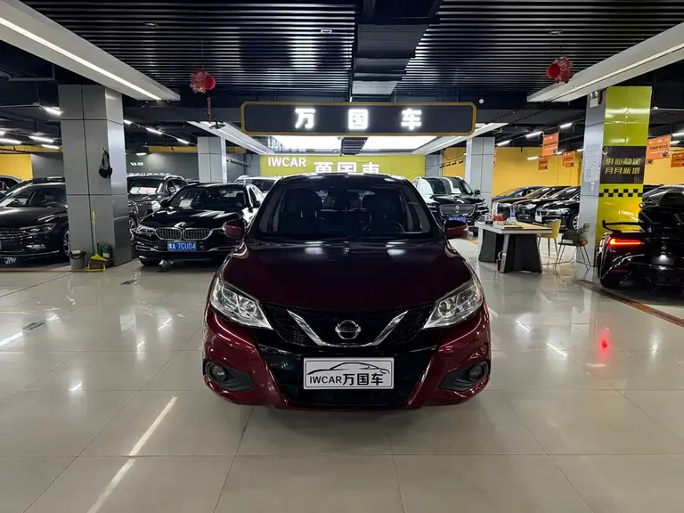 Nissan Tiida 1.6 L CVT Smart Travel
