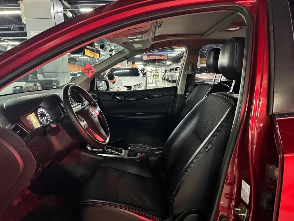 Tiida 1.6 L CVT Smart Travel