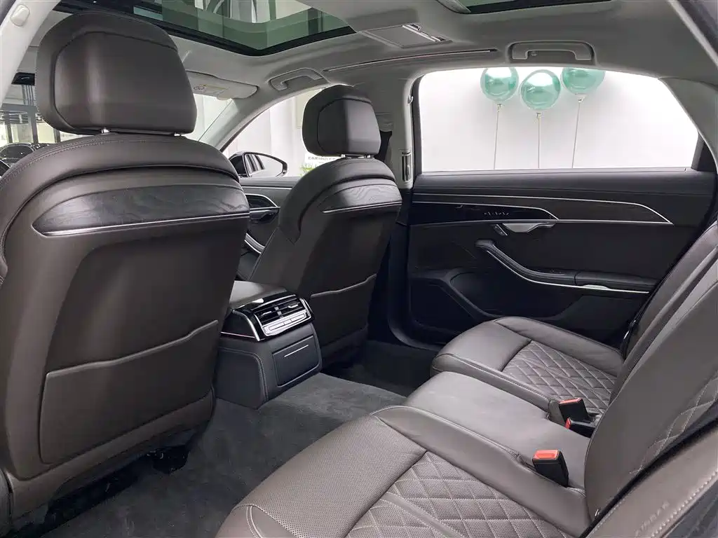 Audi A8 A8 L 50 TFSI quattro Select