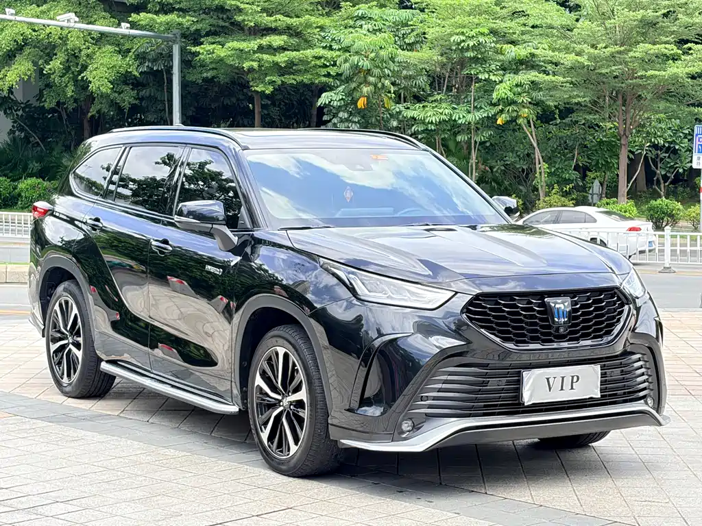 Crown Kluger 2.5 L HEV 4 WD Distinguished