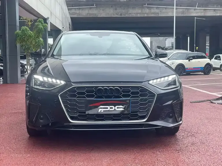 Audi A4 L 40 TFSI Luxury Dynamic