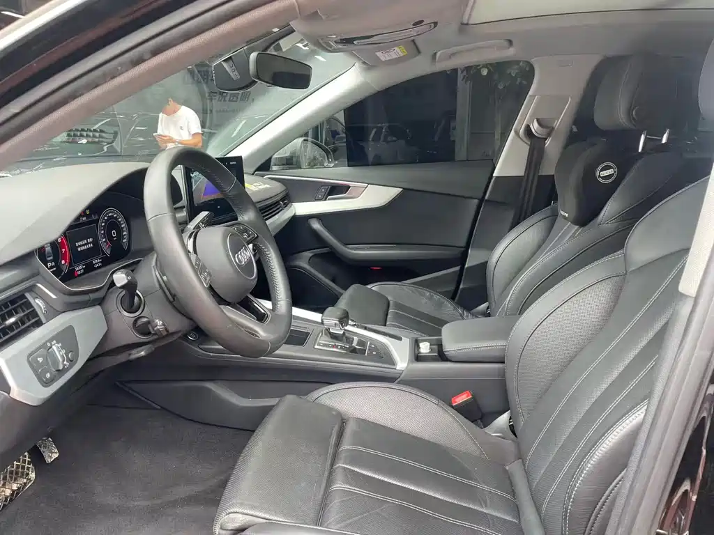 Audi A4 L 40 TFSI Luxury Dynamic