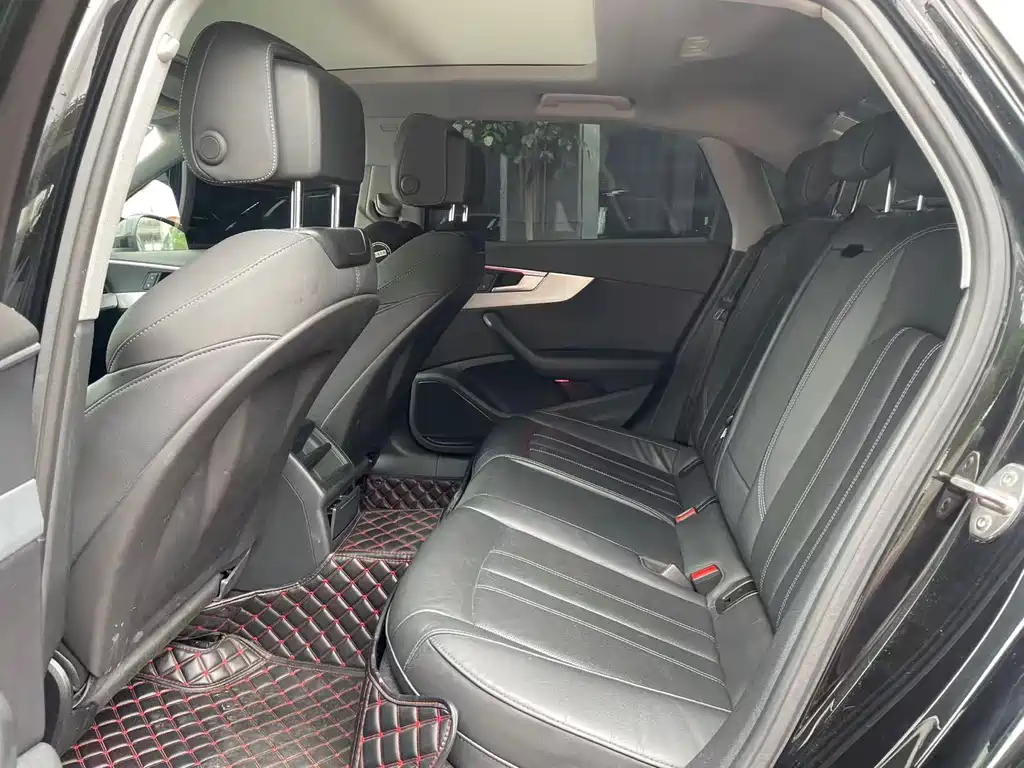 Audi A4 L 40 TFSI Luxury Dynamic