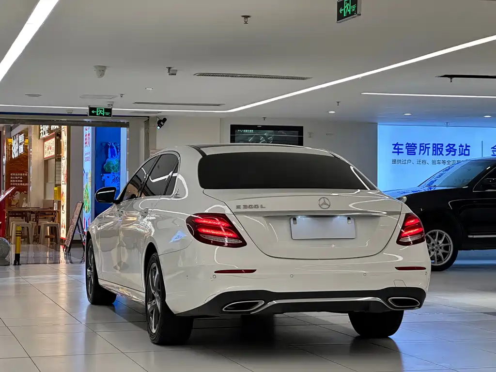 Mercedes-Benz E-Class Facelift E 300 L Sport Fashion
