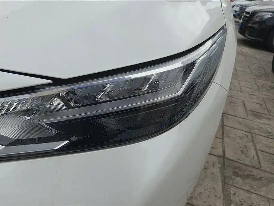 Sylphy 1.6 L XL CVT Joy