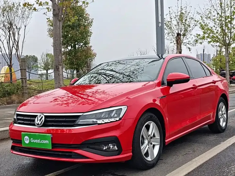Volkswagen Lamando 230 TSI DSG Style