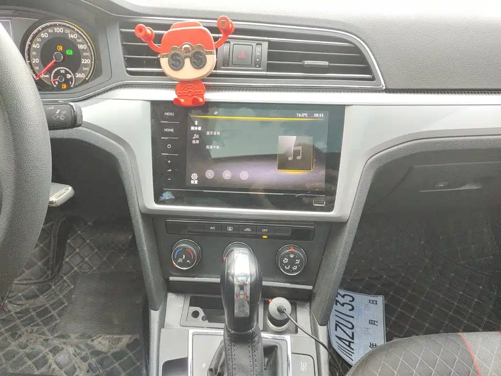 Lamando 230 TSI DSG Style