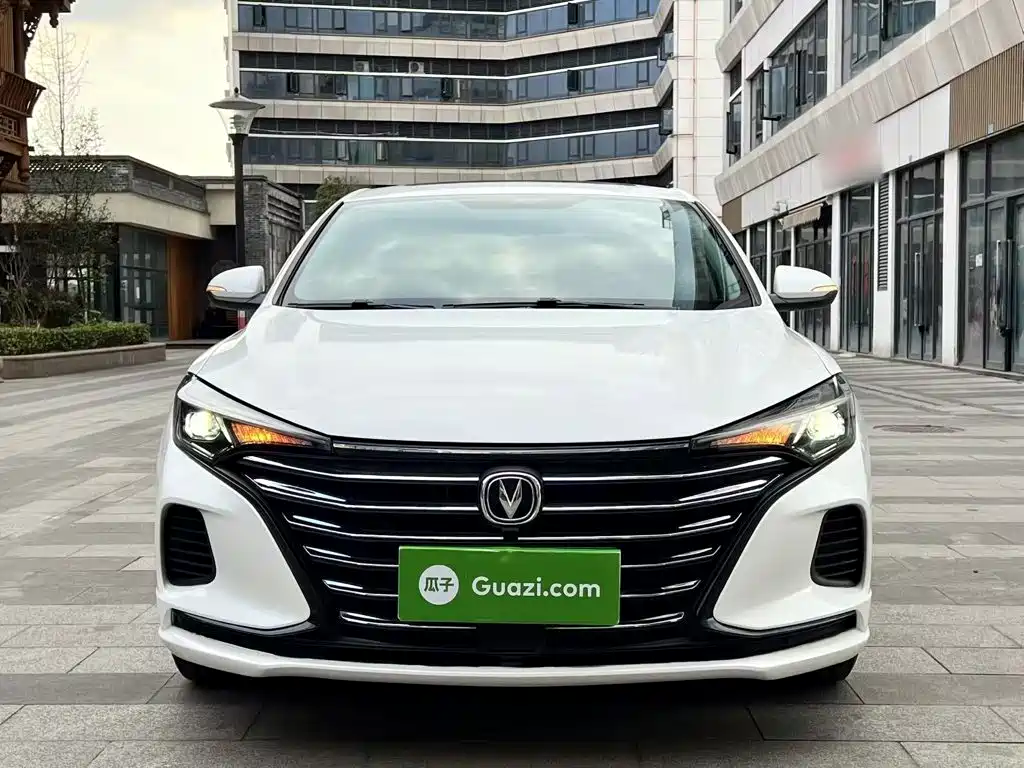 Eado PLUS 1.6 L GDI Auto Luxury