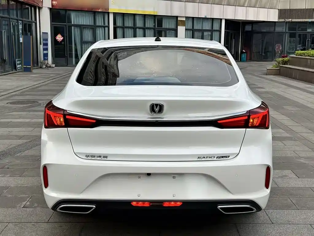 Eado PLUS 1.6 L GDI Auto Luxury