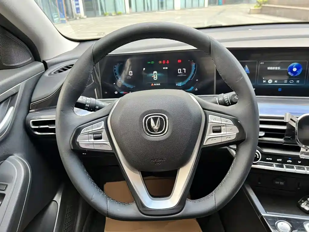 Eado PLUS 1.6 L GDI Auto Luxury