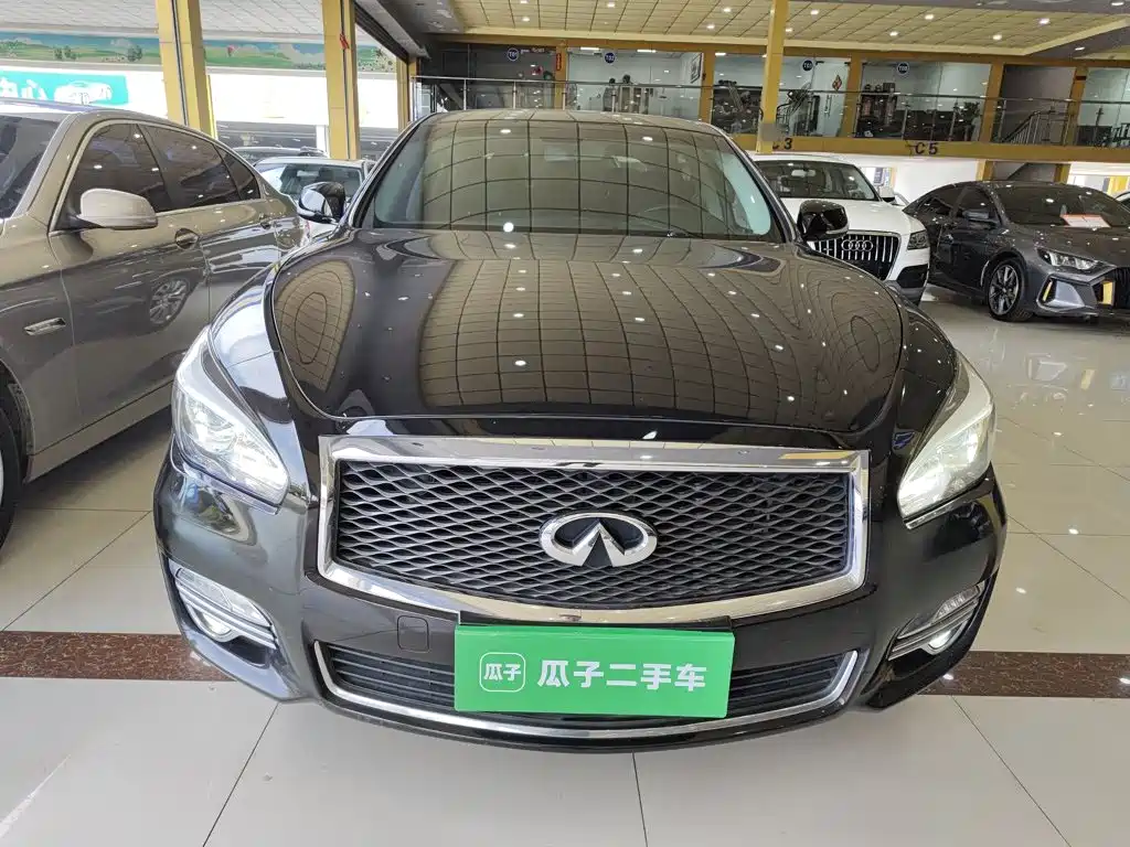 Infiniti Q70 Q70 L 2.0 T Elite