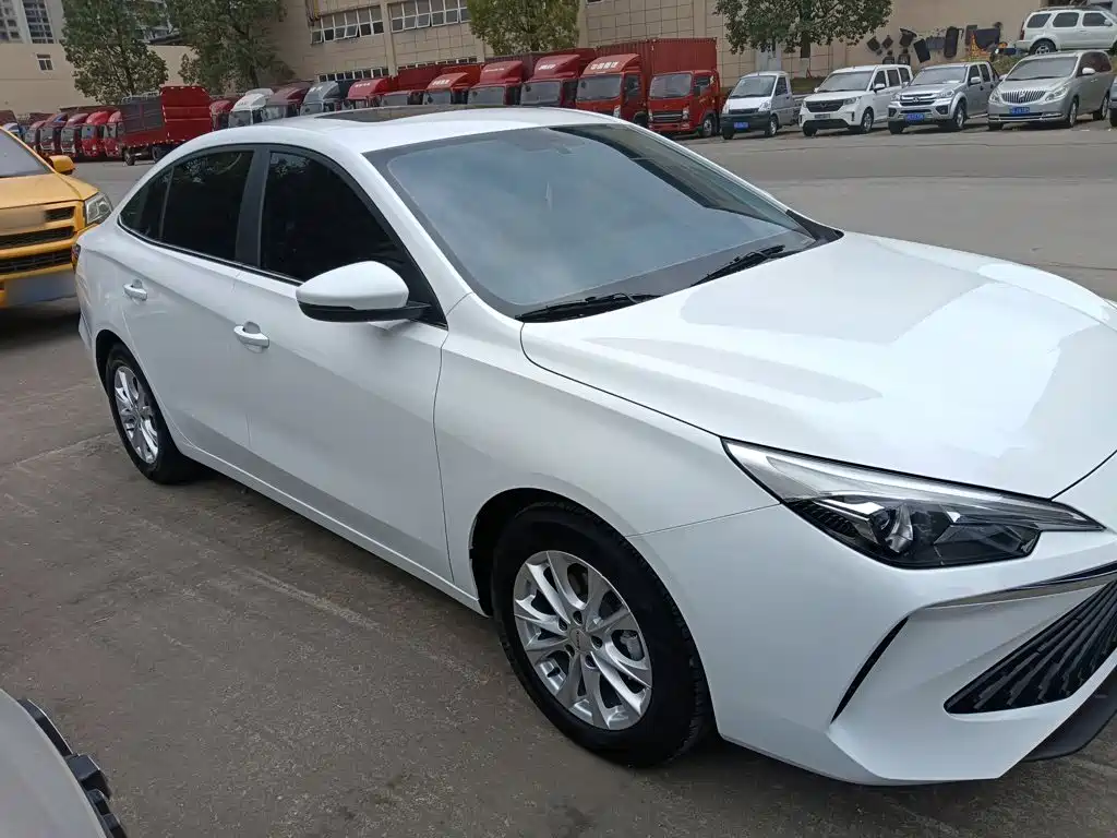 Roewe i5 1.5 L CVT Luxury