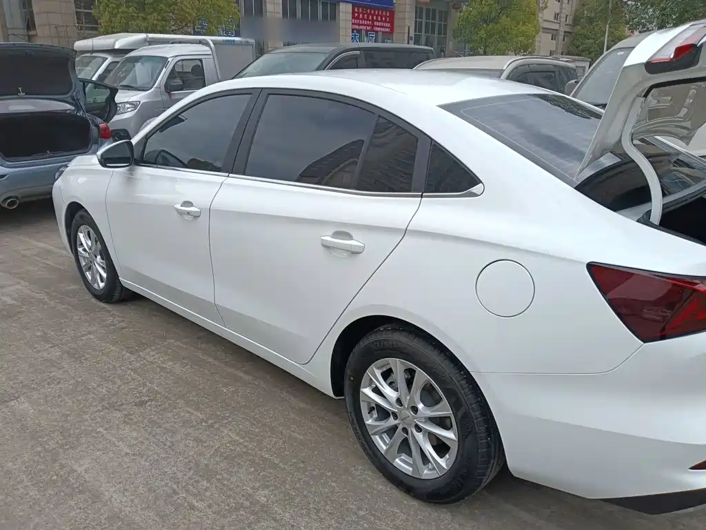 Roewe i5 1.5 L CVT Luxury